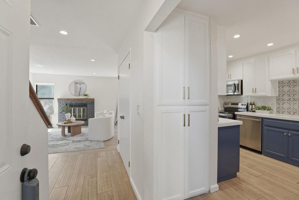 Detail Gallery Image 6 of 25 For 37723 Cedar Blvd, Newark,  CA 94560 - 3 Beds | 2/1 Baths