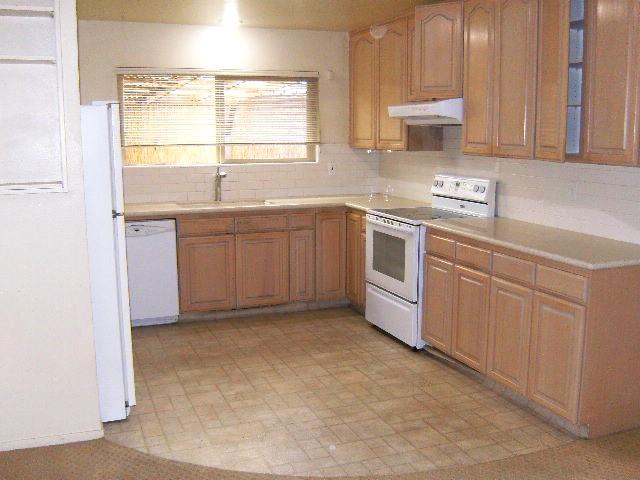 Detail Gallery Image 10 of 32 For 1253 Los Olivos Dr #5,  Salinas,  CA 93901 - 2 Beds | 2 Baths