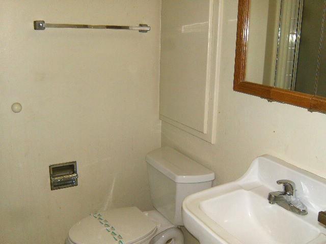 Detail Gallery Image 16 of 32 For 1253 Los Olivos Dr #5,  Salinas,  CA 93901 - 2 Beds | 2 Baths