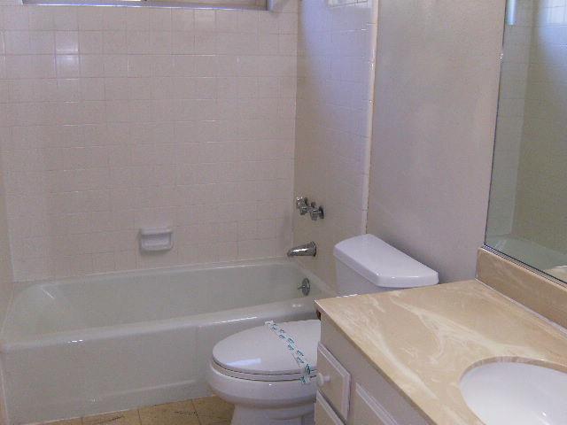 Detail Gallery Image 24 of 32 For 1253 Los Olivos Dr #5,  Salinas,  CA 93901 - 2 Beds | 2 Baths