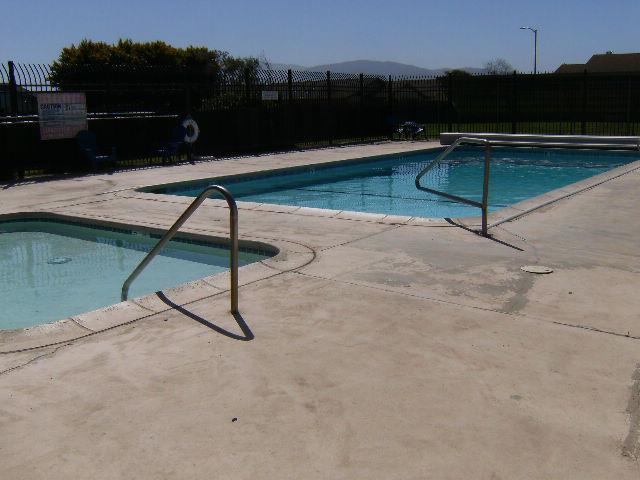 Detail Gallery Image 31 of 32 For 1253 Los Olivos Dr #5,  Salinas,  CA 93901 - 2 Beds | 2 Baths