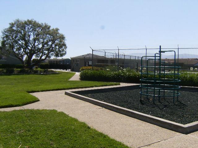 Detail Gallery Image 32 of 32 For 1253 Los Olivos Dr #5,  Salinas,  CA 93901 - 2 Beds | 2 Baths