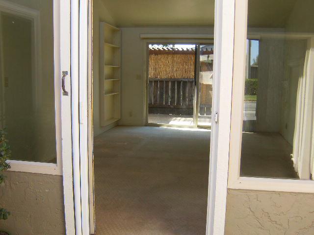 Detail Gallery Image 4 of 32 For 1253 Los Olivos Dr #5,  Salinas,  CA 93901 - 2 Beds | 2 Baths