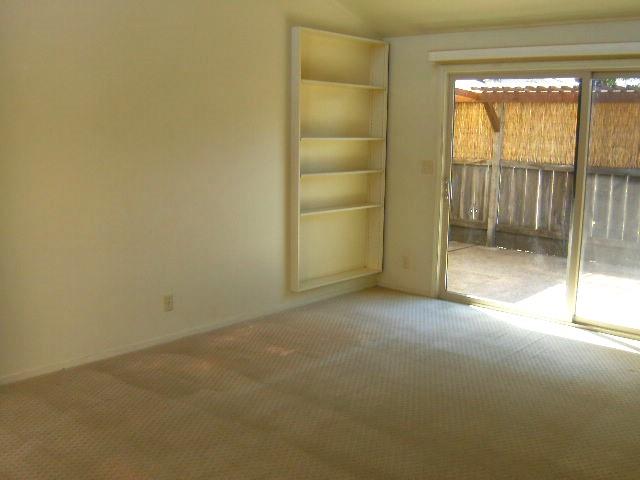 Detail Gallery Image 6 of 32 For 1253 Los Olivos Dr #5,  Salinas,  CA 93901 - 2 Beds | 2 Baths