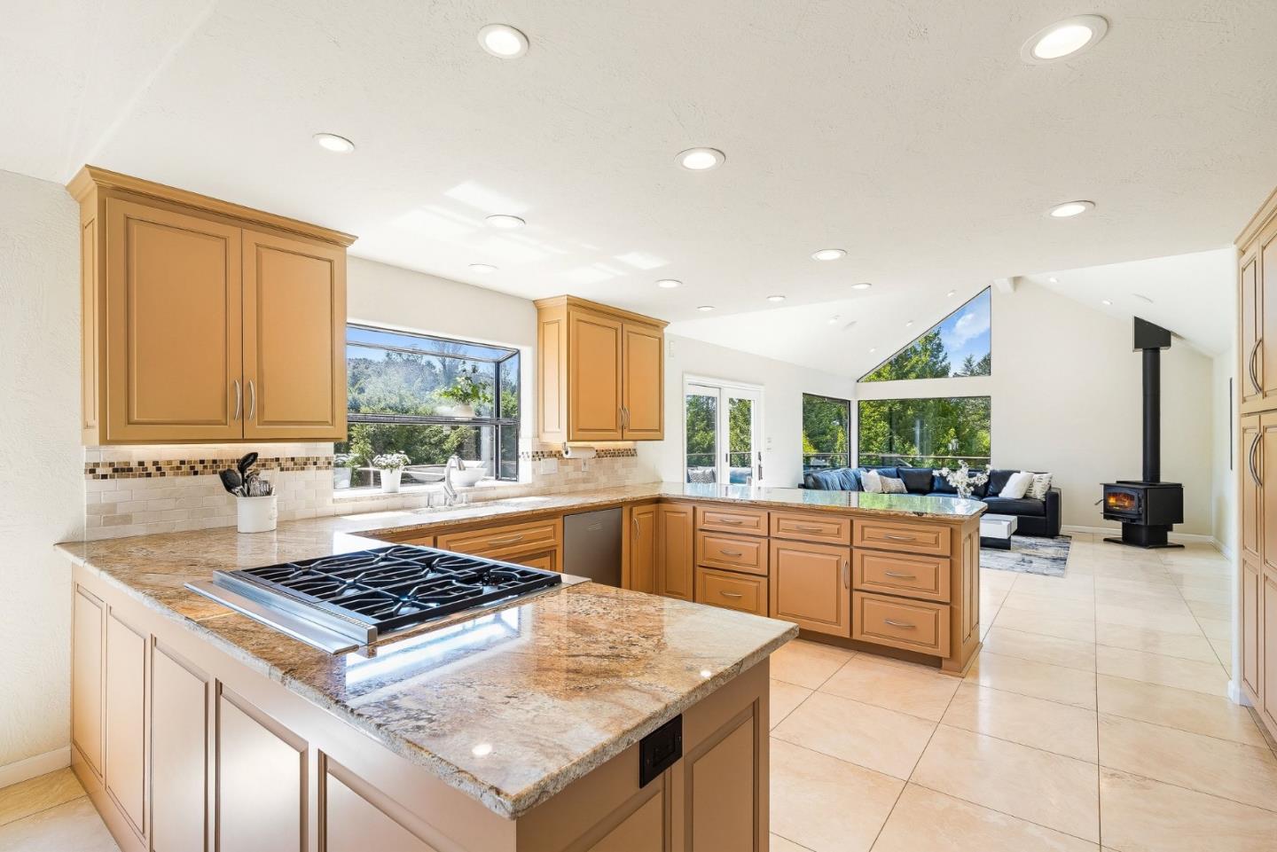 Detail Gallery Image 10 of 72 For 321 Pine Forest Dr, Aptos,  CA 95003 - 4 Beds | 2/1 Baths