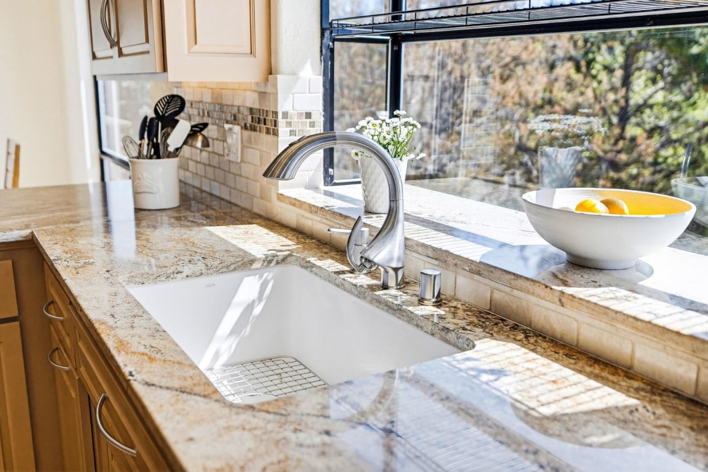 Detail Gallery Image 11 of 72 For 321 Pine Forest Dr, Aptos,  CA 95003 - 4 Beds | 2/1 Baths