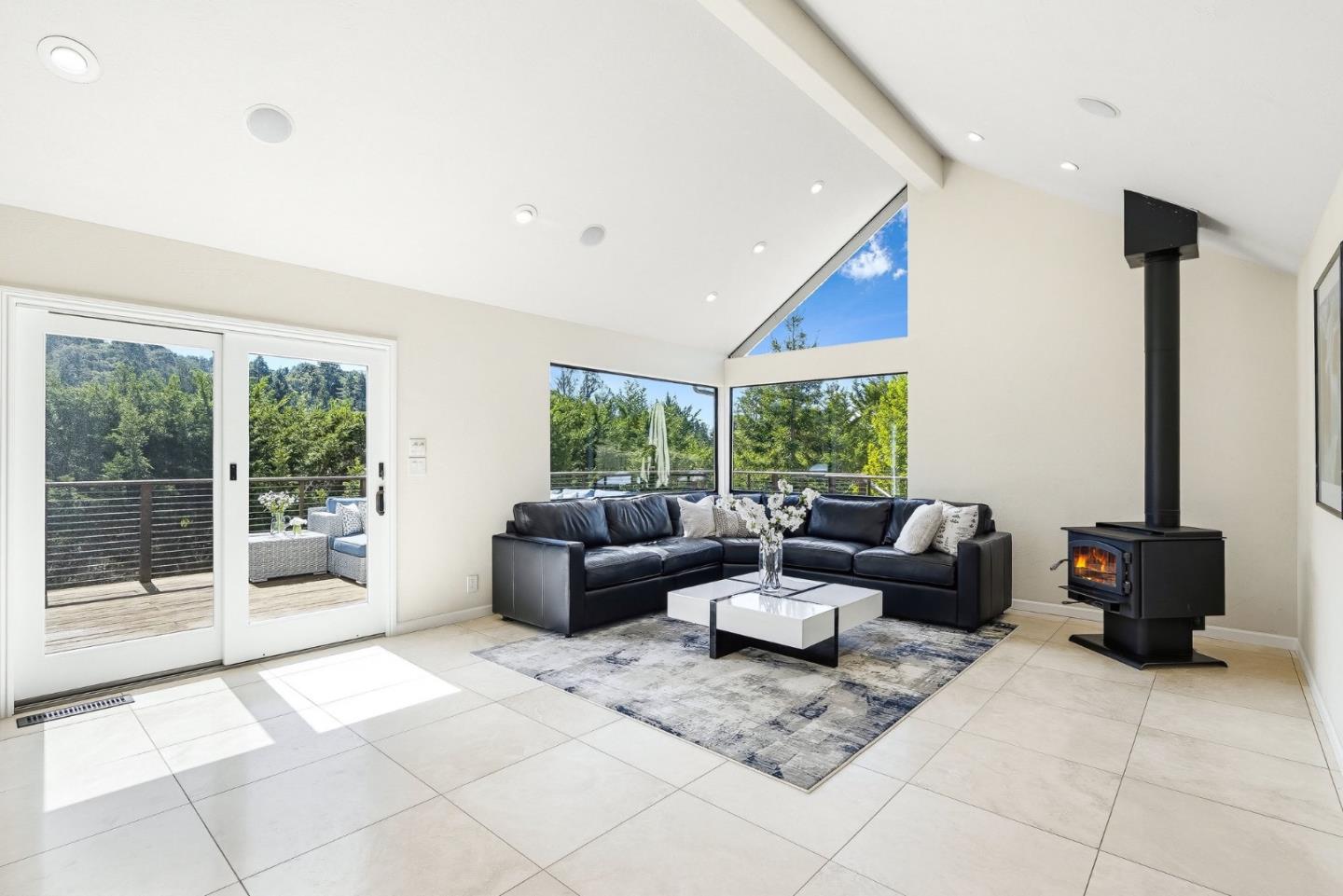 Detail Gallery Image 14 of 72 For 321 Pine Forest Dr, Aptos,  CA 95003 - 4 Beds | 2/1 Baths