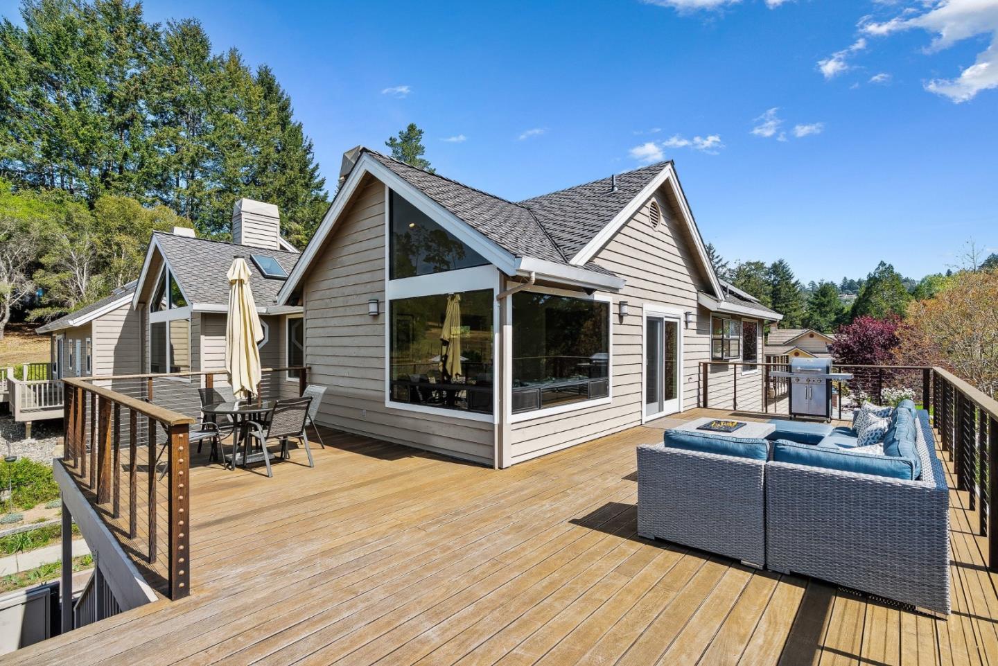 Detail Gallery Image 16 of 72 For 321 Pine Forest Dr, Aptos,  CA 95003 - 4 Beds | 2/1 Baths