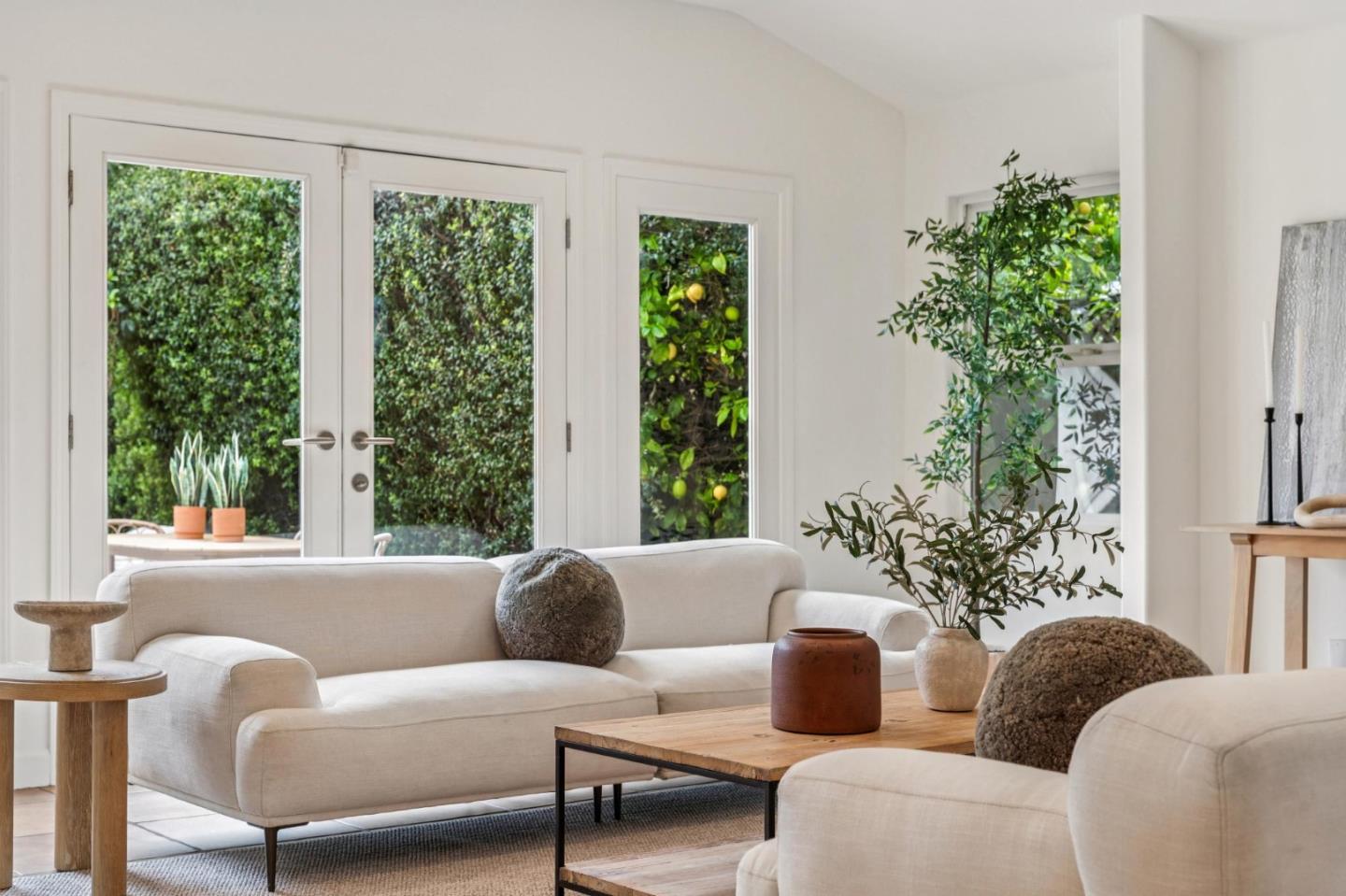 Detail Gallery Image 14 of 38 For 1430 Channing Ave, Palo Alto,  CA 94301 - 4 Beds | 3 Baths