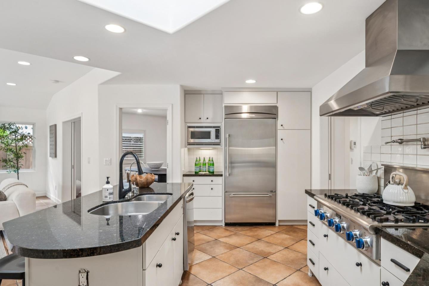 Detail Gallery Image 17 of 38 For 1430 Channing Ave, Palo Alto,  CA 94301 - 4 Beds | 3 Baths