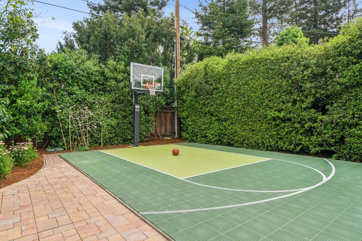 Detail Gallery Image 34 of 38 For 1430 Channing Ave, Palo Alto,  CA 94301 - 4 Beds | 3 Baths