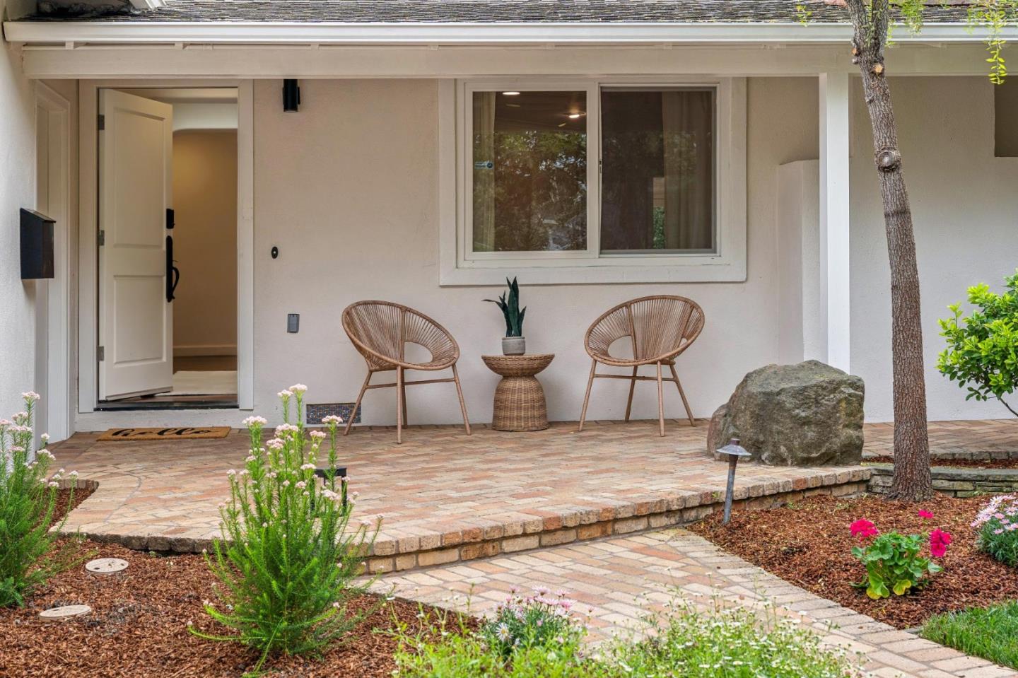 Detail Gallery Image 4 of 38 For 1430 Channing Ave, Palo Alto,  CA 94301 - 4 Beds | 3 Baths