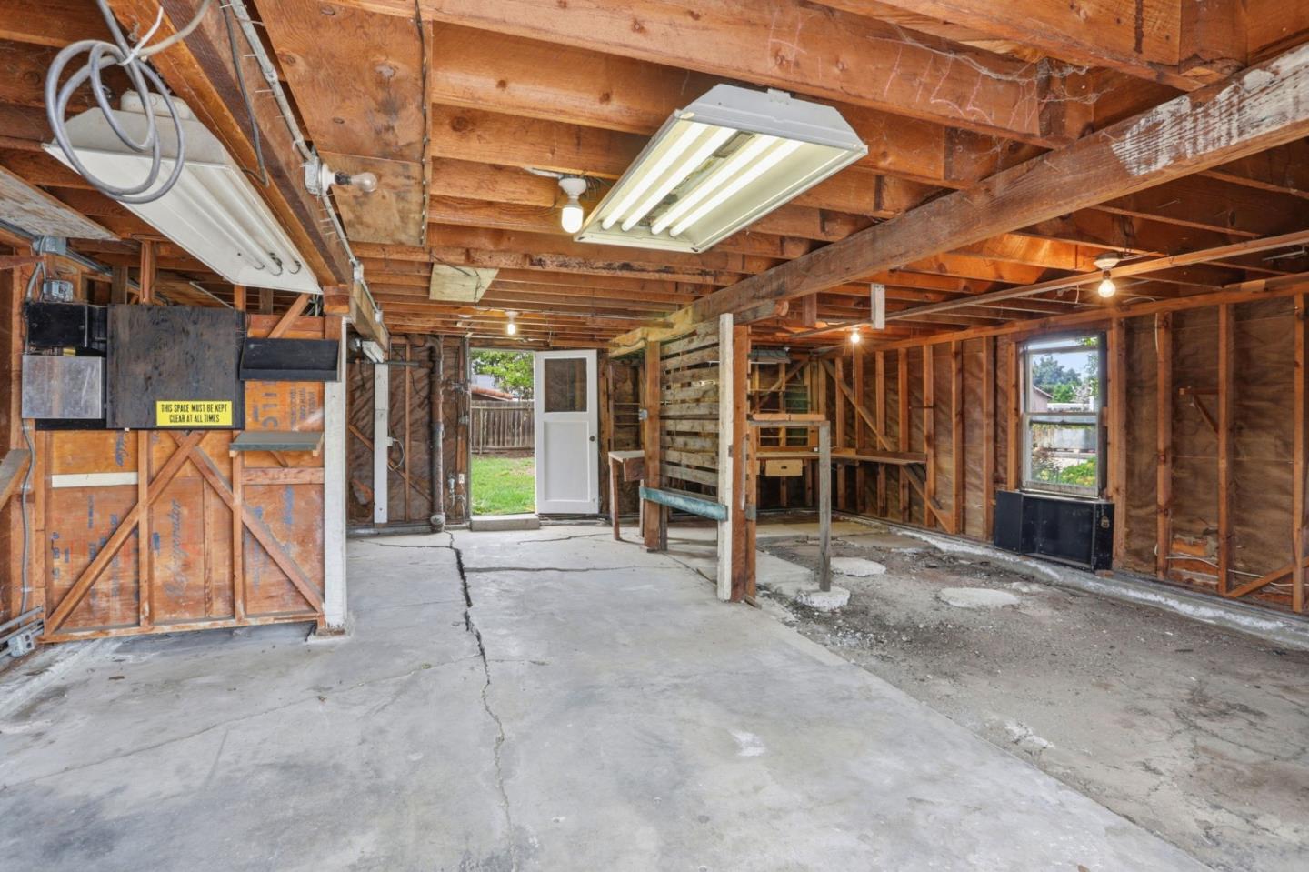 Detail Gallery Image 34 of 66 For 3641 Mckee Rd, San Jose,  CA 95127 - 3 Beds | 2 Baths