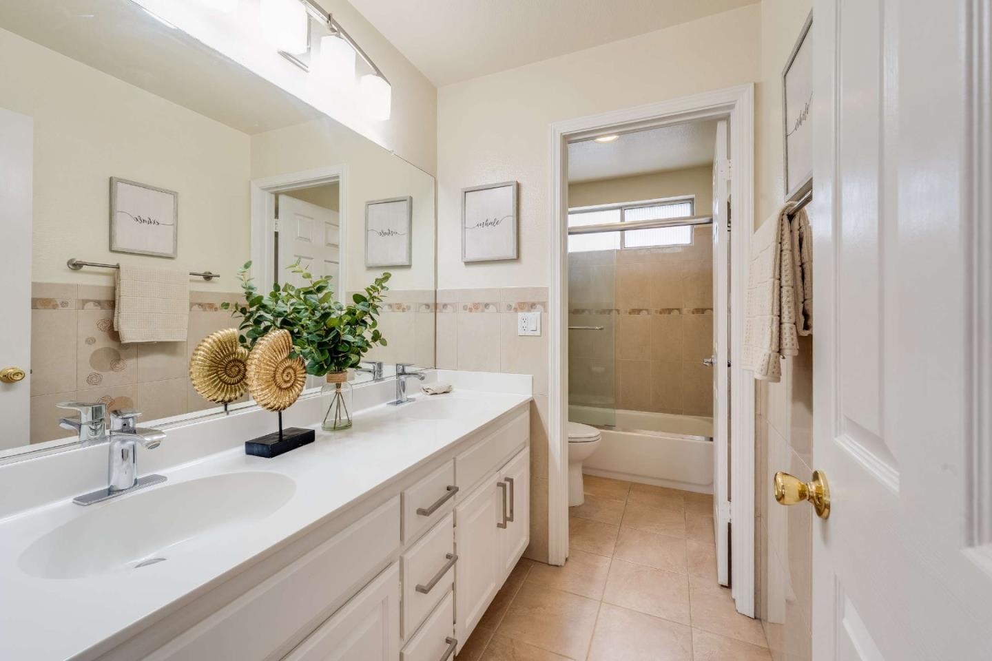 Detail Gallery Image 25 of 35 For 926 Ivy Glen Dr, San Jose,  CA 95133 - 6 Beds | 3 Baths