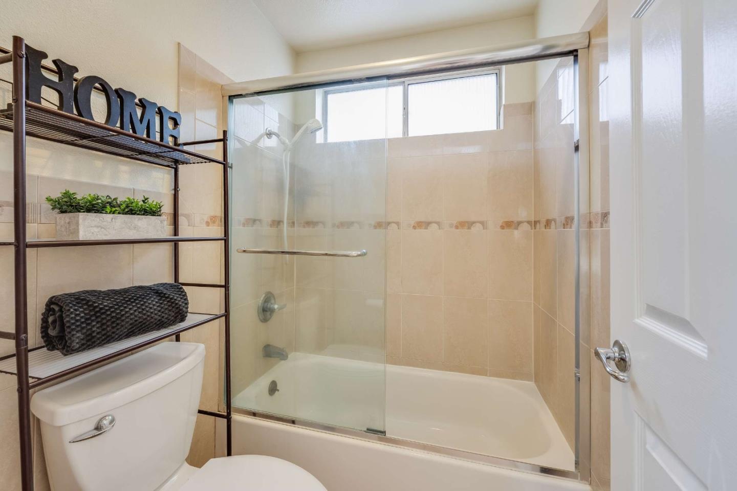 Detail Gallery Image 26 of 35 For 926 Ivy Glen Dr, San Jose,  CA 95133 - 6 Beds | 3 Baths