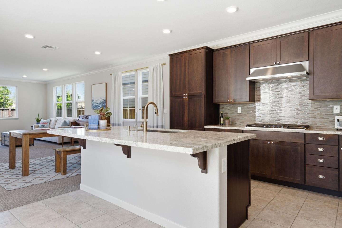 Detail Gallery Image 11 of 51 For 34270 Stable Way, Fremont,  CA 94555 - 4 Beds | 3/1 Baths