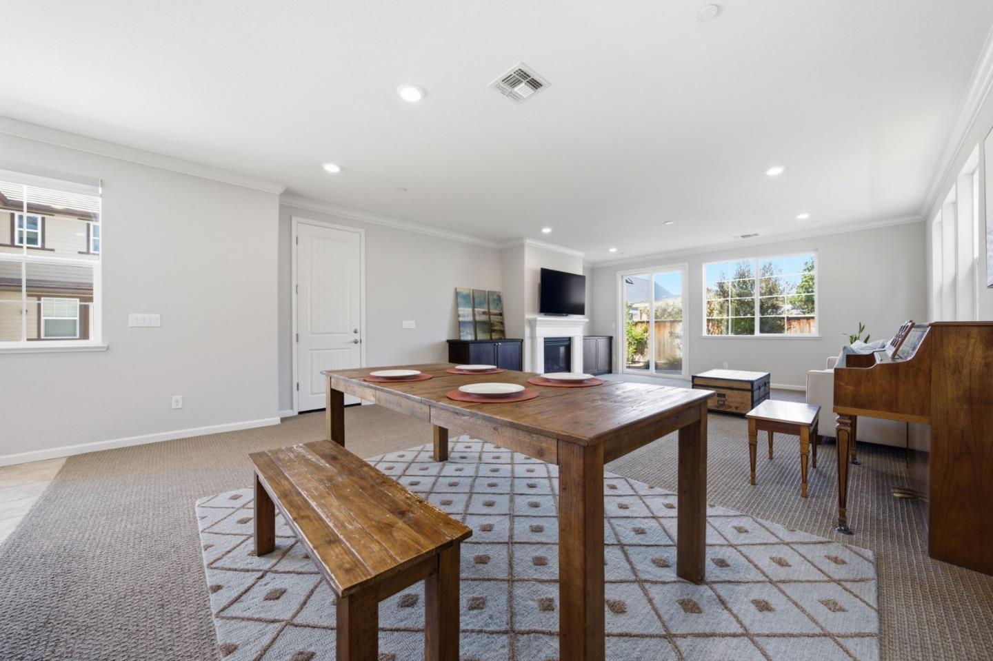 Detail Gallery Image 12 of 51 For 34270 Stable Way, Fremont,  CA 94555 - 4 Beds | 3/1 Baths