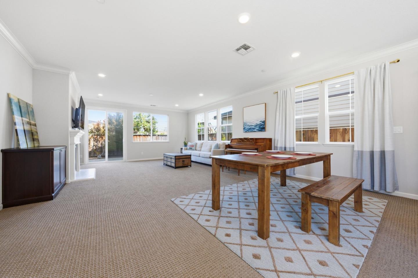 Detail Gallery Image 13 of 51 For 34270 Stable Way, Fremont,  CA 94555 - 4 Beds | 3/1 Baths