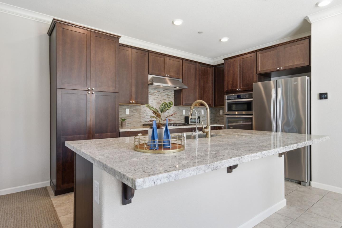 Detail Gallery Image 7 of 51 For 34270 Stable Way, Fremont,  CA 94555 - 4 Beds | 3/1 Baths