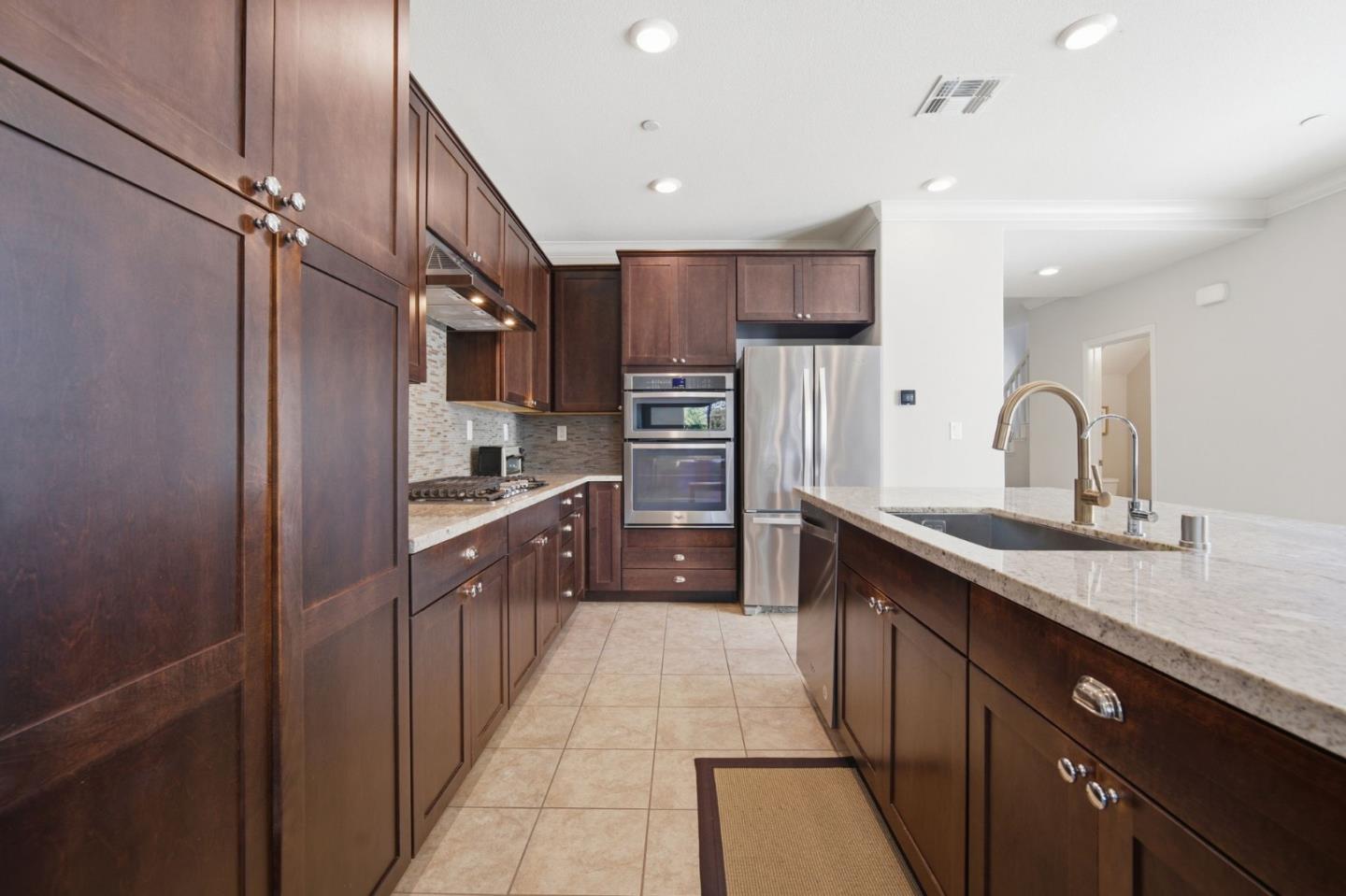 Detail Gallery Image 8 of 51 For 34270 Stable Way, Fremont,  CA 94555 - 4 Beds | 3/1 Baths