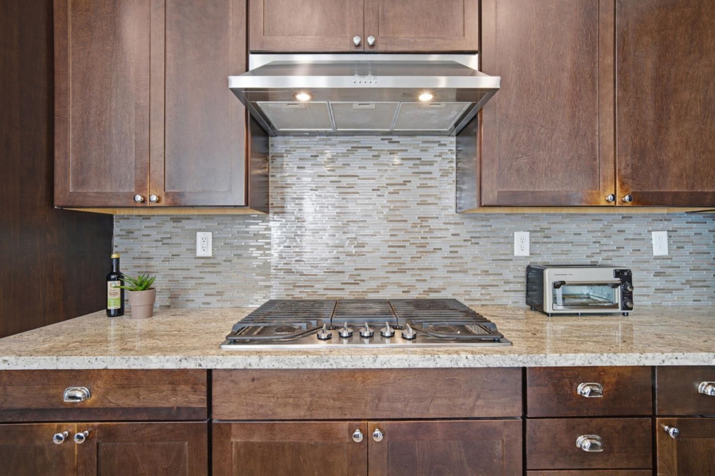 Detail Gallery Image 9 of 51 For 34270 Stable Way, Fremont,  CA 94555 - 4 Beds | 3/1 Baths