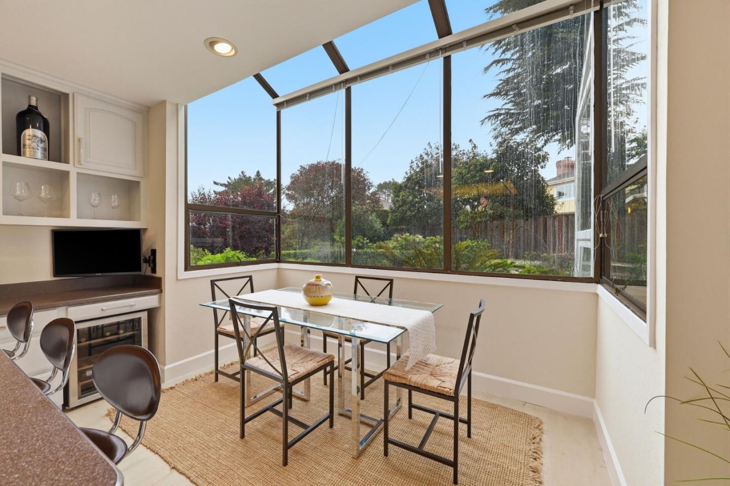 Detail Gallery Image 17 of 51 For 2329 Burning Tree Rd, Half Moon Bay,  CA 94019 - 4 Beds | 2/1 Baths