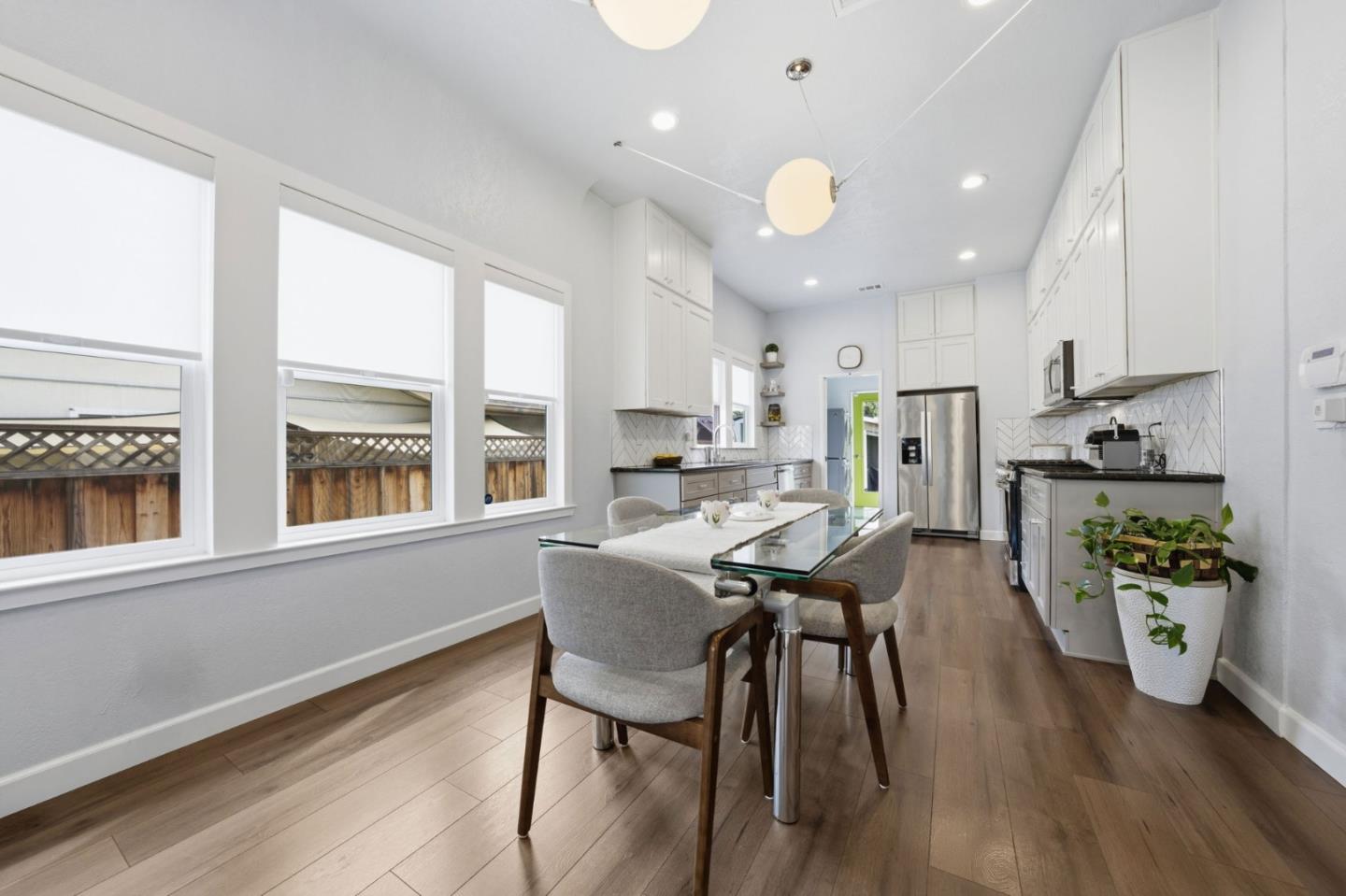 Detail Gallery Image 5 of 19 For 304 E Empire St, San Jose,  CA 95112 - 3 Beds | 2 Baths