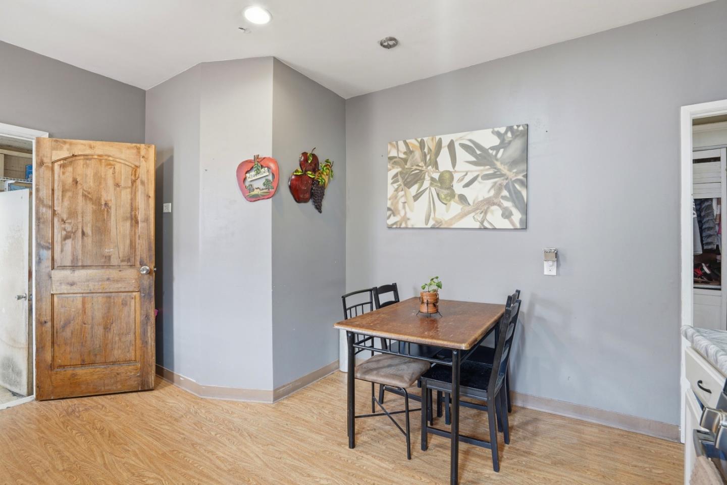 Detail Gallery Image 16 of 43 For 66th Ave, Oakland,  CA 94605 - 3 Beds | 1 Baths