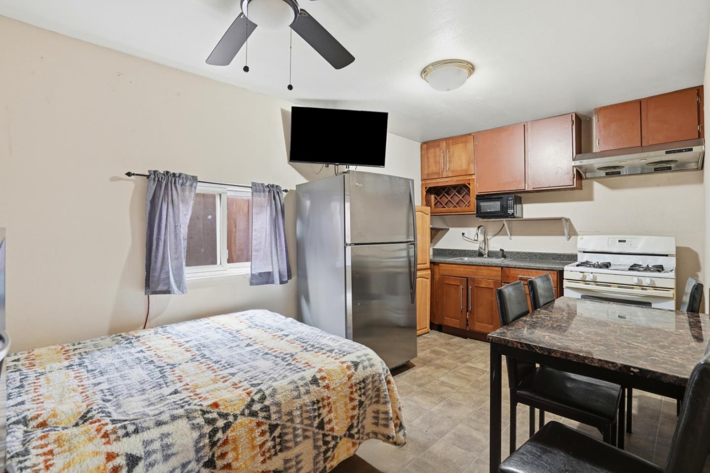 Detail Gallery Image 37 of 43 For 66th Ave, Oakland,  CA 94605 - 3 Beds | 1 Baths