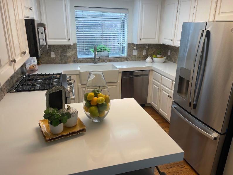 Detail Gallery Image 4 of 5 For 624 Partridge, Menlo Park,  CA 94025 - 3 Beds | 2/1 Baths