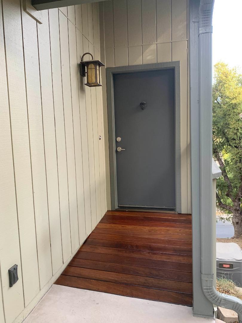 Detail Gallery Image 4 of 39 For 40586 Saddleback Rd, Bass Lake,  CA 93604 - 5 Beds | 3/1 Baths