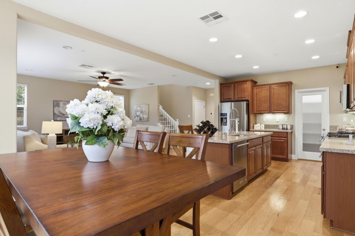 Detail Gallery Image 12 of 55 For 1816 Rosemary Dr, Gilroy,  CA 95020 - 5 Beds | 4/1 Baths