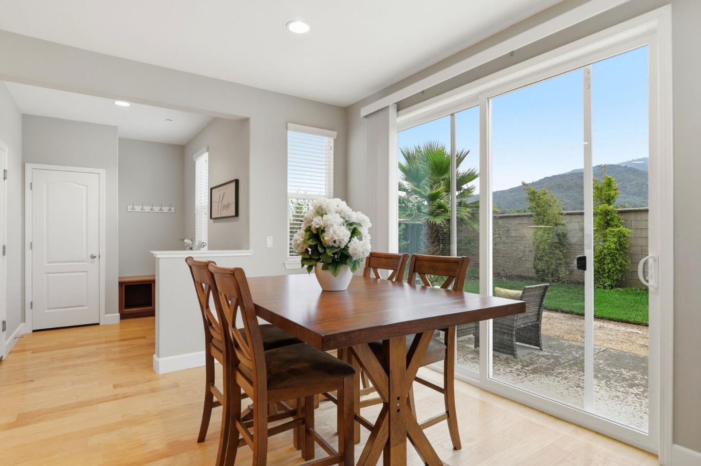 Detail Gallery Image 13 of 55 For 1816 Rosemary Dr, Gilroy,  CA 95020 - 5 Beds | 4/1 Baths