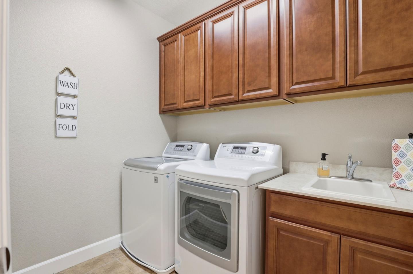 Detail Gallery Image 34 of 55 For 1816 Rosemary Dr, Gilroy,  CA 95020 - 5 Beds | 4/1 Baths