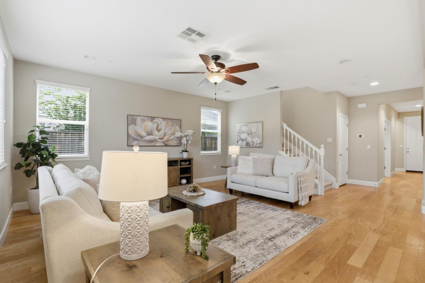 Detail Gallery Image 5 of 55 For 1816 Rosemary Dr, Gilroy,  CA 95020 - 5 Beds | 4/1 Baths