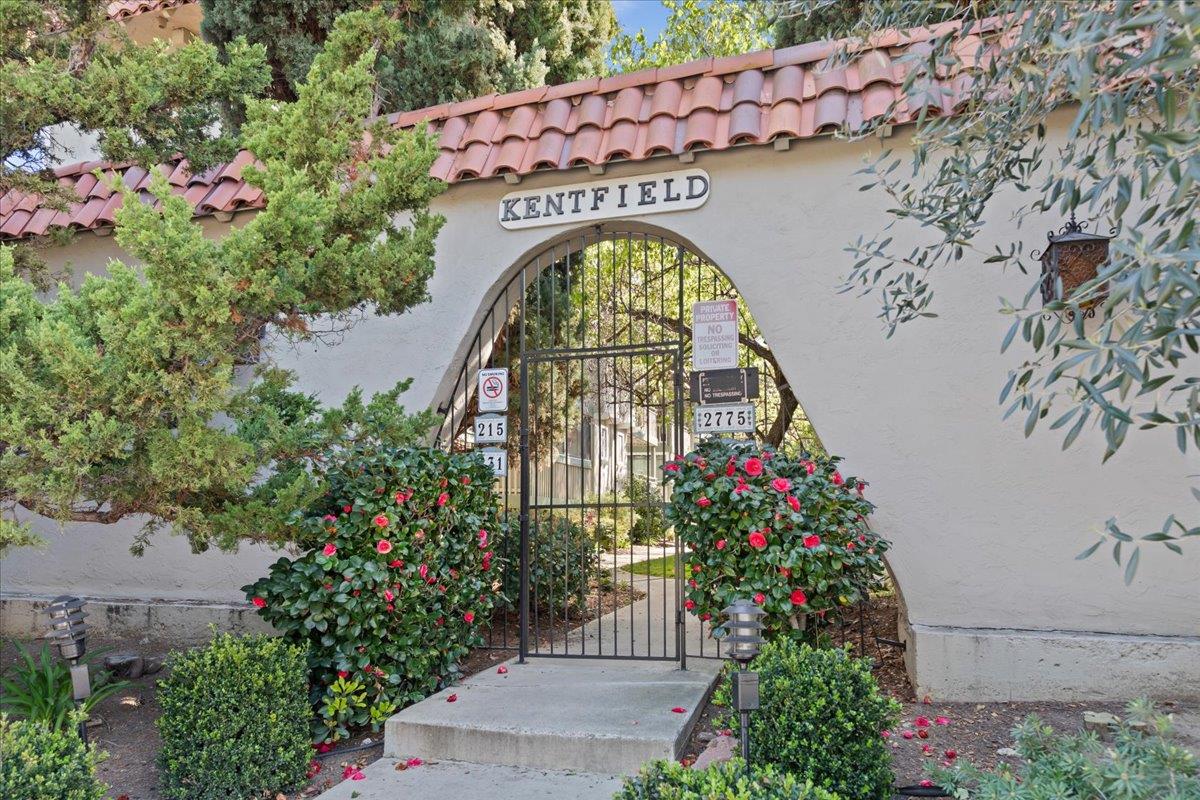 Detail Gallery Image 2 of 29 For 221 Kiely Blvd #B,  Santa Clara,  CA 95051 - 2 Beds | 2 Baths