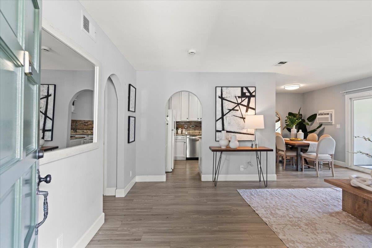 Detail Gallery Image 4 of 29 For 221 Kiely Blvd #B,  Santa Clara,  CA 95051 - 2 Beds | 2 Baths