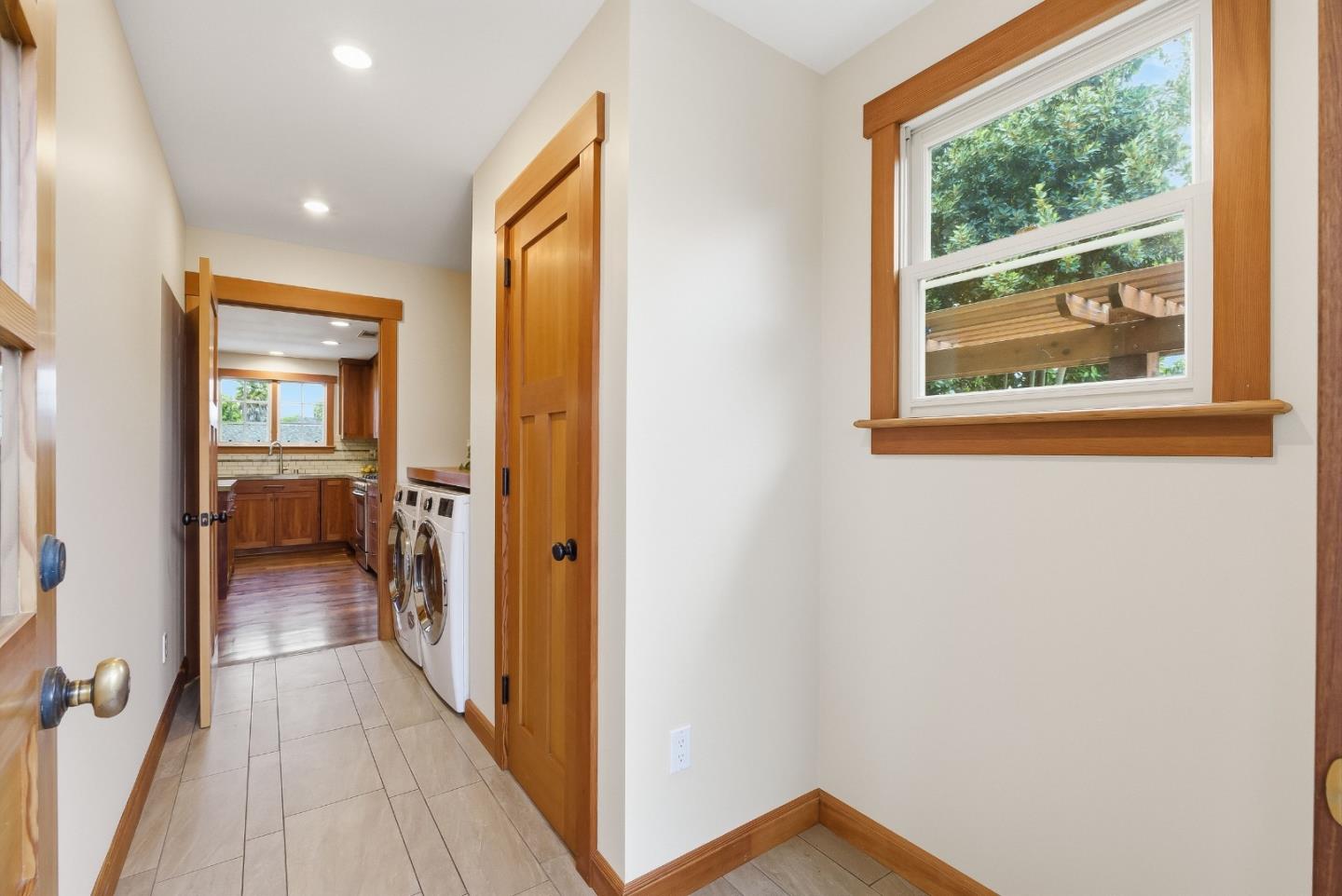 Detail Gallery Image 24 of 98 For 1486 Burrell Ct, San Jose,  CA 95126 - 4 Beds | 2 Baths