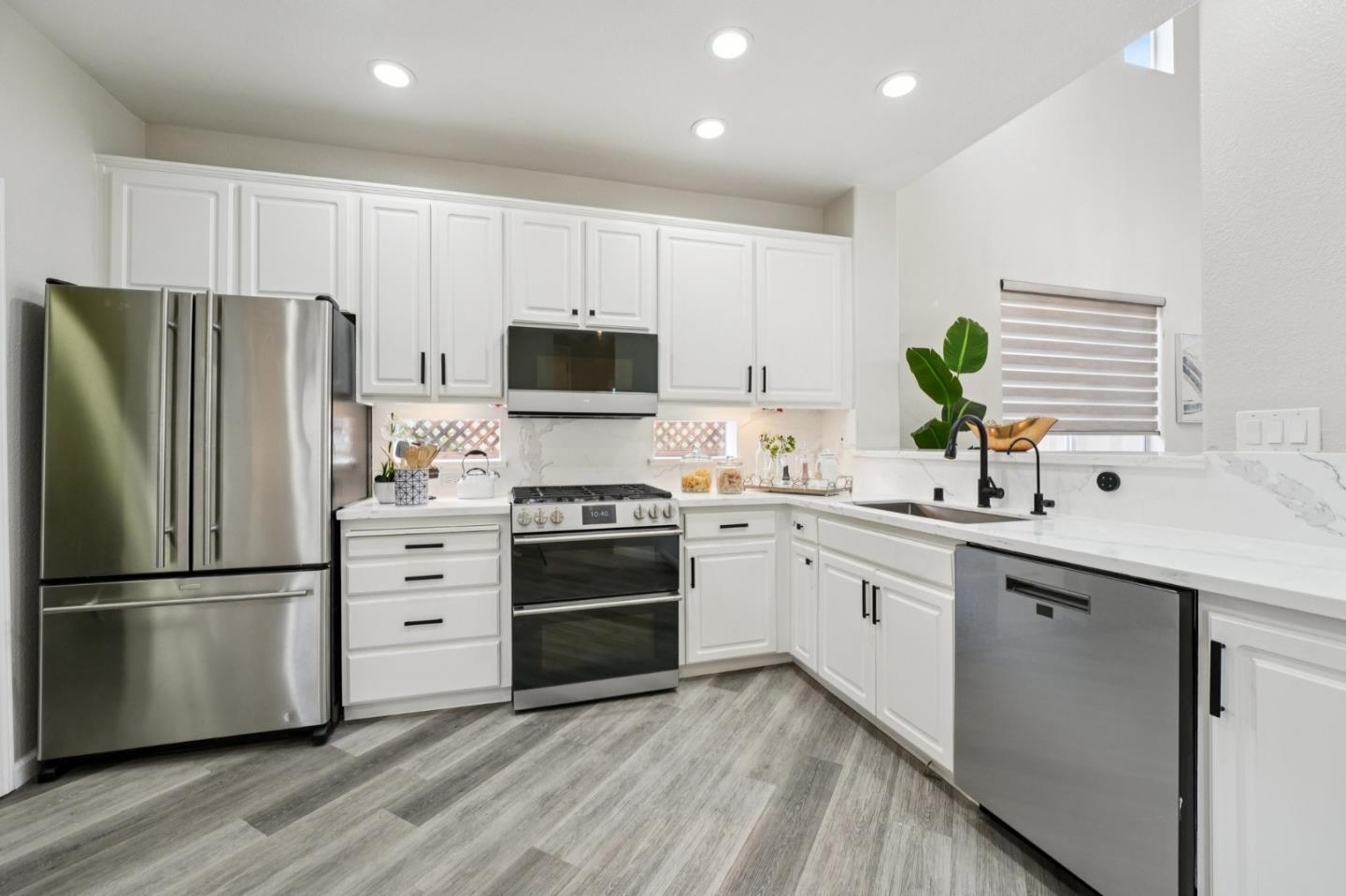 Detail Gallery Image 16 of 49 For 5340 Manderston Dr, San Jose,  CA 95138 - 3 Beds | 2/1 Baths