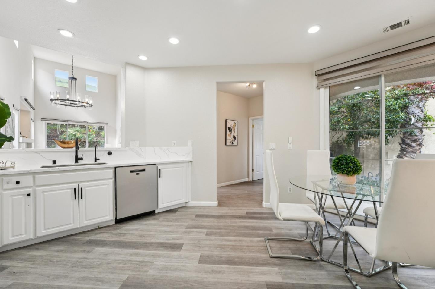 Detail Gallery Image 18 of 49 For 5340 Manderston Dr, San Jose,  CA 95138 - 3 Beds | 2/1 Baths