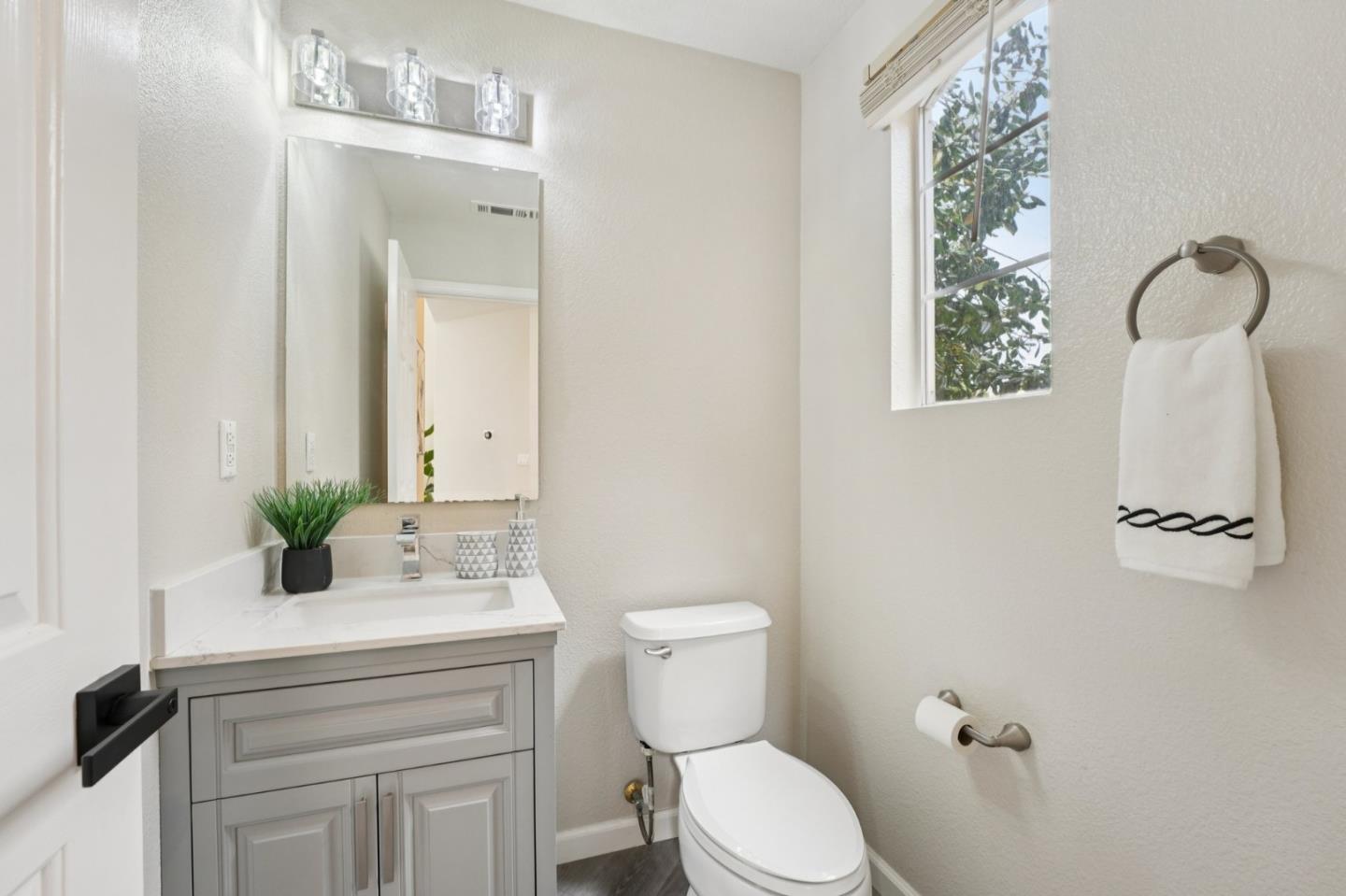 Detail Gallery Image 39 of 49 For 5340 Manderston Dr, San Jose,  CA 95138 - 3 Beds | 2/1 Baths