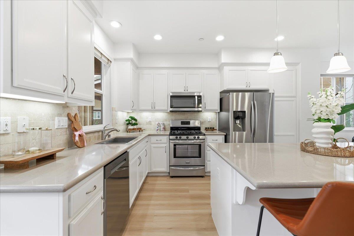 Detail Gallery Image 18 of 53 For 5708 Oceanspray Rd, Newark,  CA 94560 - 3 Beds | 3/1 Baths