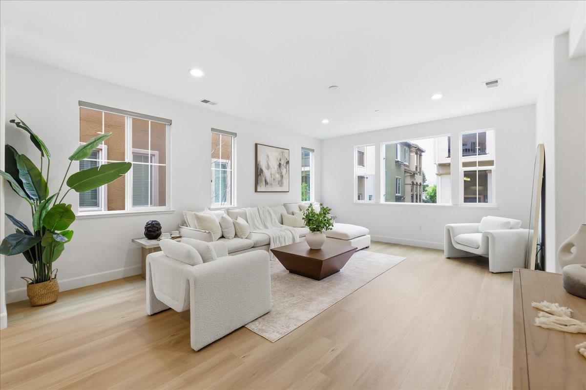 Detail Gallery Image 4 of 53 For 5708 Oceanspray Rd, Newark,  CA 94560 - 3 Beds | 3/1 Baths