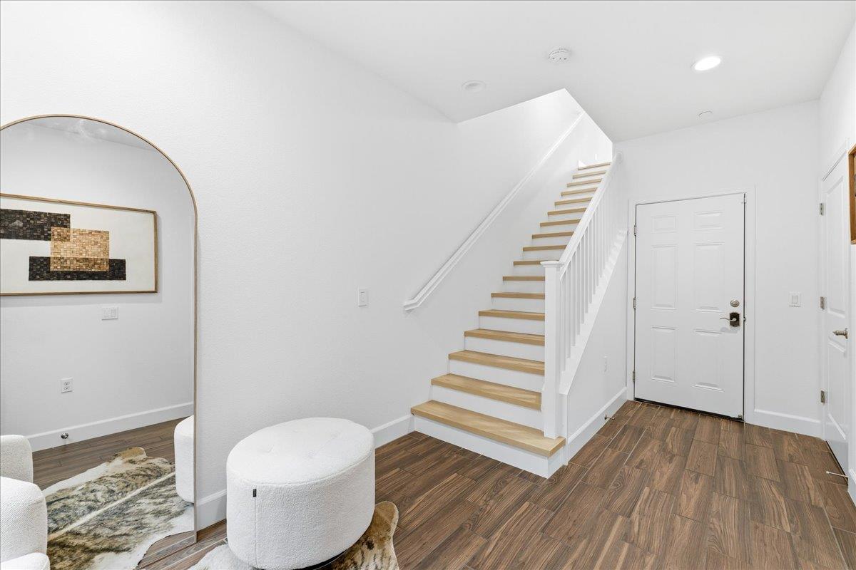 Detail Gallery Image 7 of 53 For 5708 Oceanspray Rd, Newark,  CA 94560 - 3 Beds | 3/1 Baths