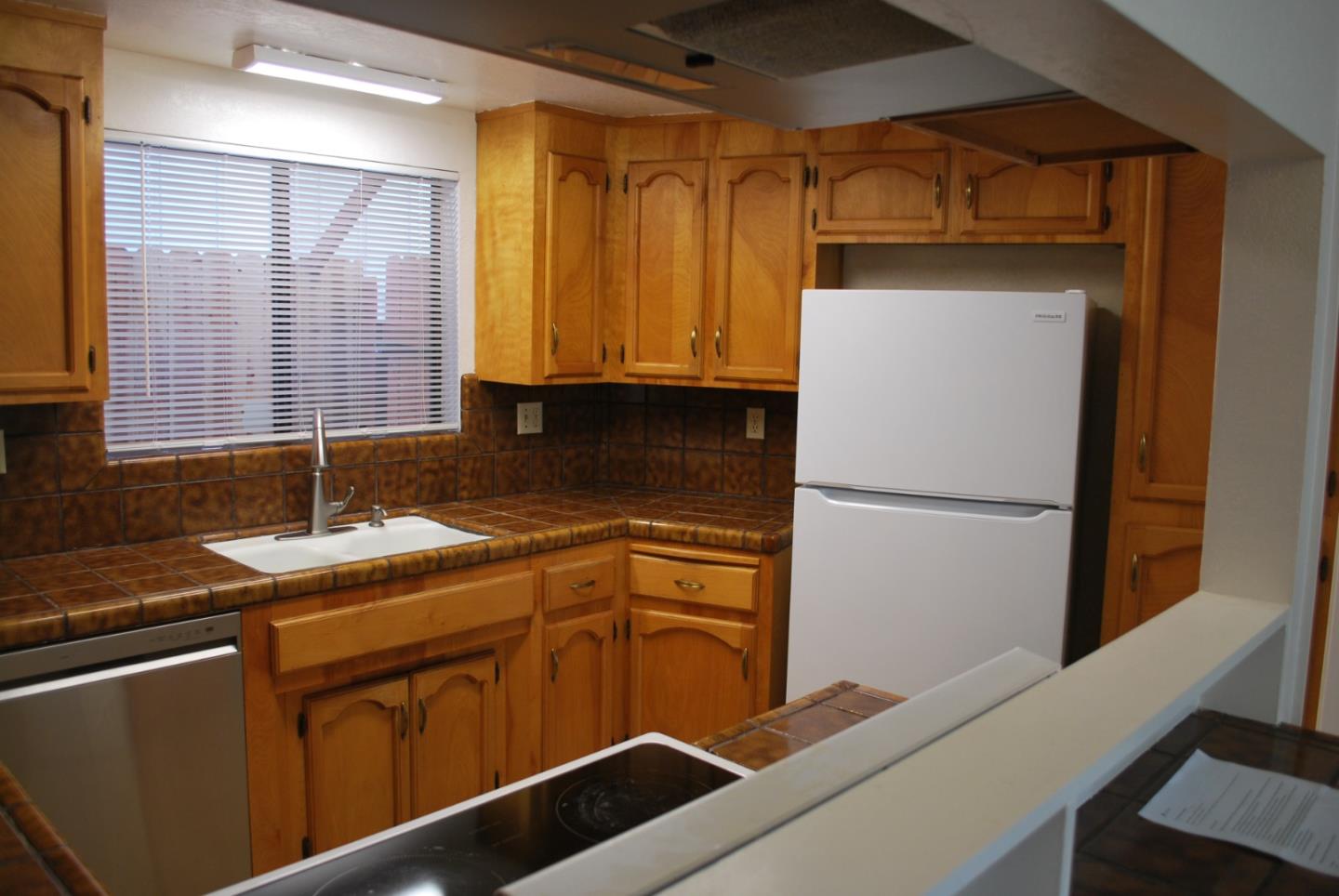 Detail Gallery Image 7 of 24 For 18761 Eisenhower St, Salinas,  CA 93906 - – Beds | – Baths