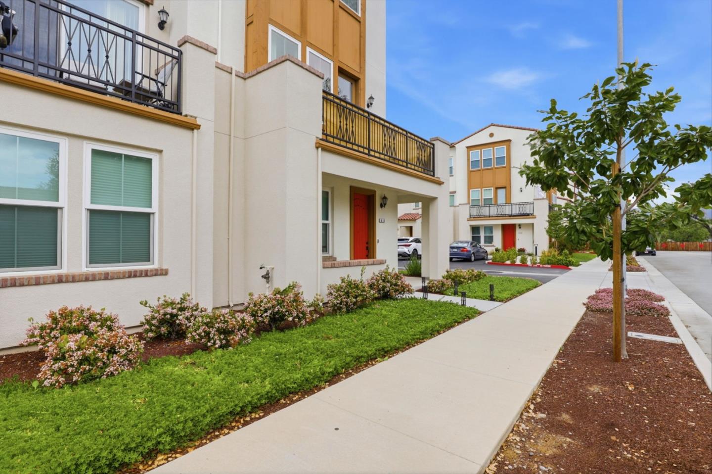 Detail Gallery Image 2 of 45 For 625 Los Castanos Dr #42,  Morgan Hill,  CA 95037 - 4 Beds | 4 Baths