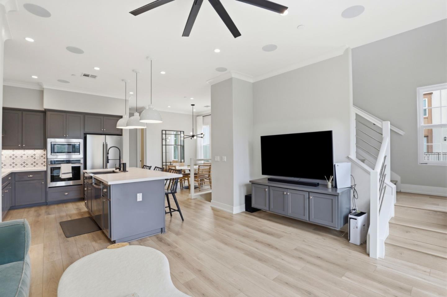 Detail Gallery Image 9 of 45 For 625 Los Castanos Dr #42,  Morgan Hill,  CA 95037 - 4 Beds | 4 Baths