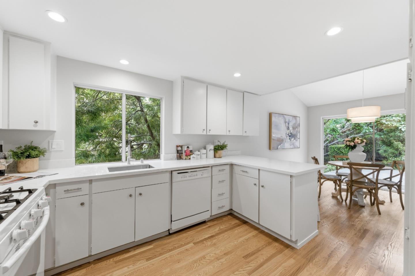 Detail Gallery Image 16 of 33 For 3408 Spyglass Dr, San Mateo,  CA 94403 - 4 Beds | 2 Baths