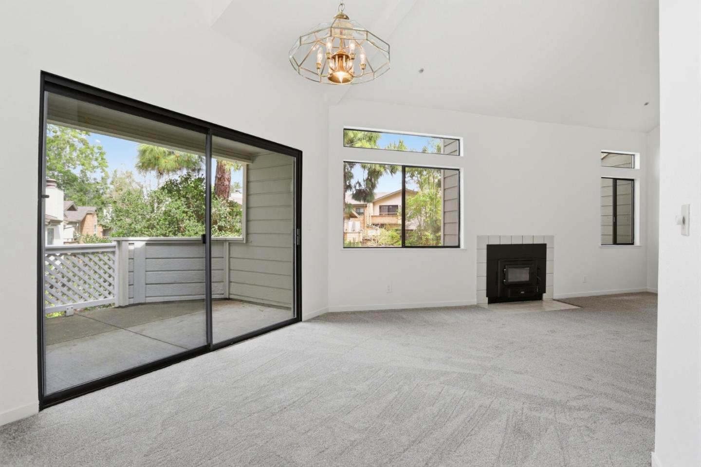 Detail Gallery Image 10 of 32 For 2621 Willowbrook Ln #110,  Aptos,  CA 95003 - 3 Beds | 2 Baths
