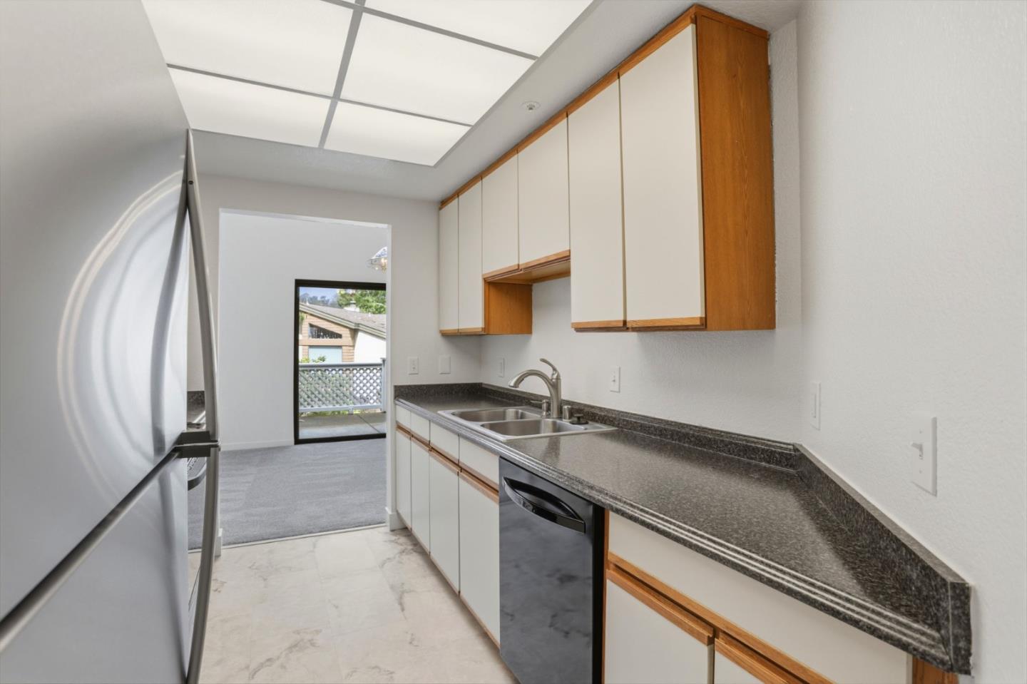 Detail Gallery Image 12 of 32 For 2621 Willowbrook Ln #110,  Aptos,  CA 95003 - 3 Beds | 2 Baths